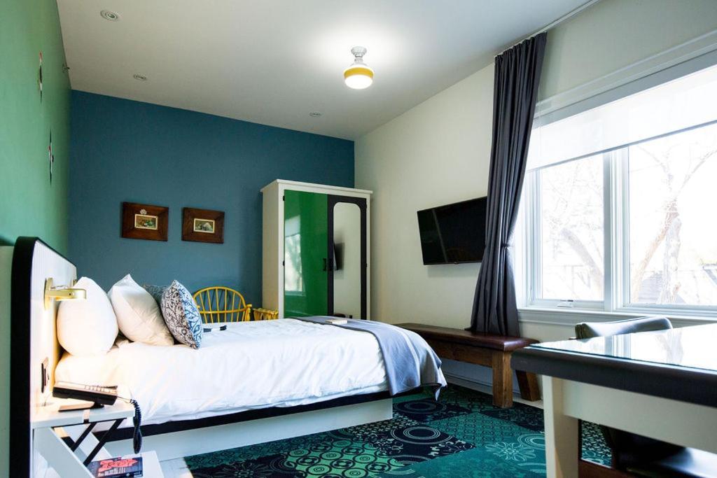 Inn Drake Devonshire And Motor